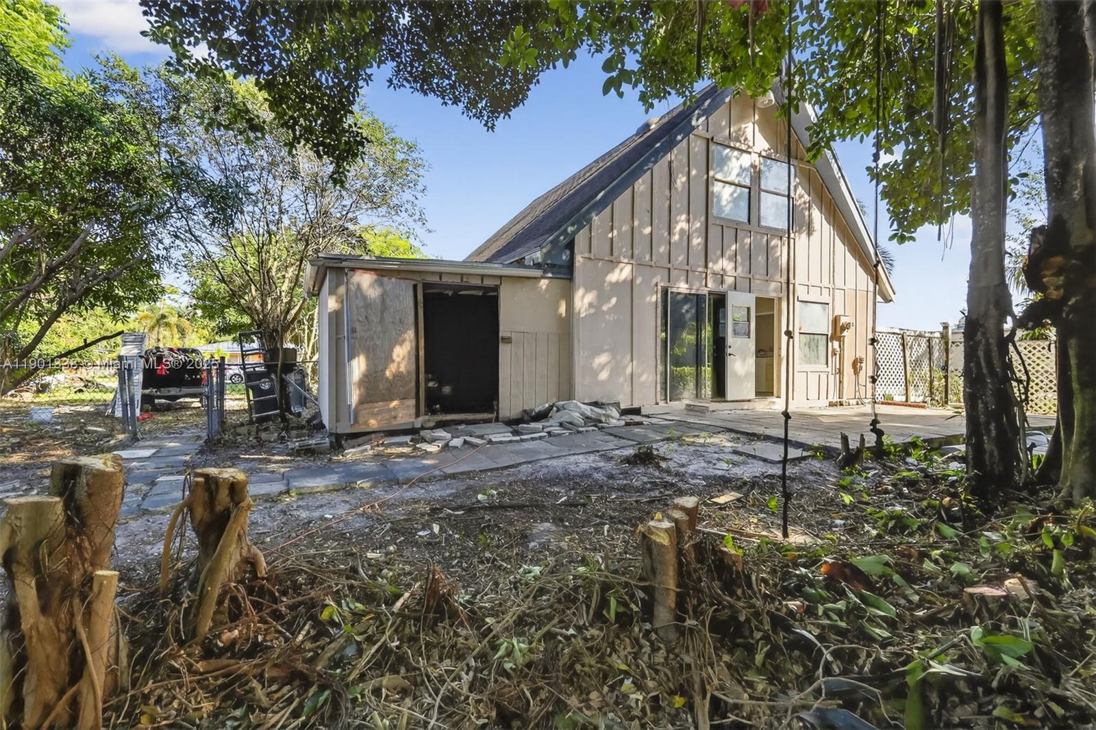 611 Broward Ave Green Acres, FL 33463