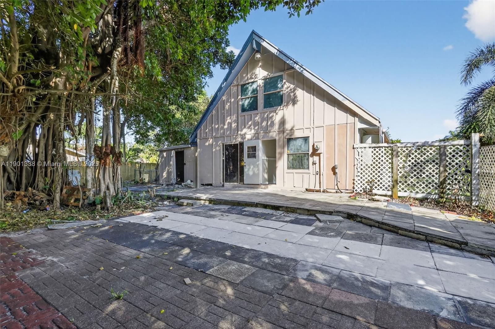 611 Broward Ave Green Acres, FL 33463