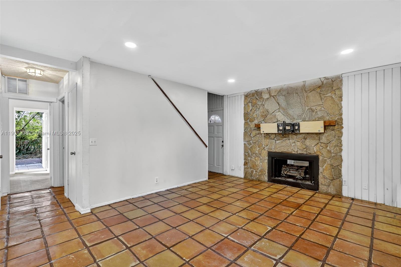 611 Broward Ave Green Acres, FL 33463