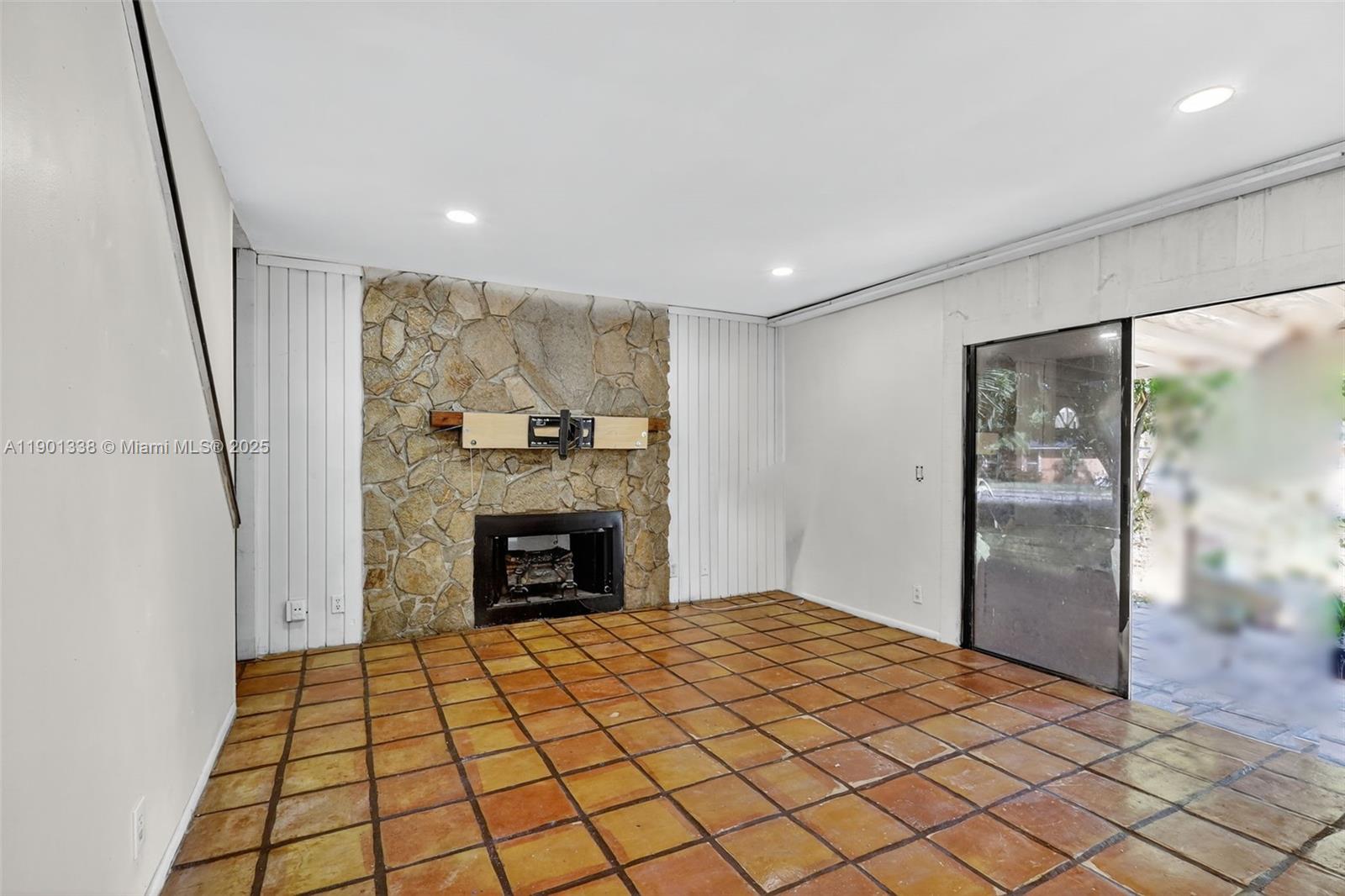 611 Broward Ave Green Acres, FL 33463