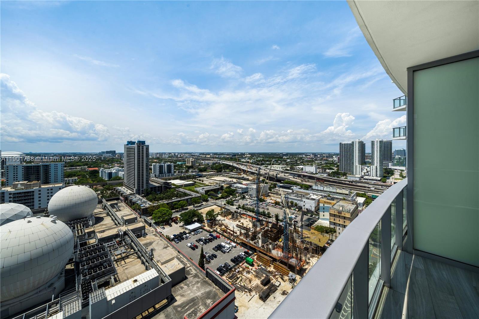 image Paramount Worldcenter25