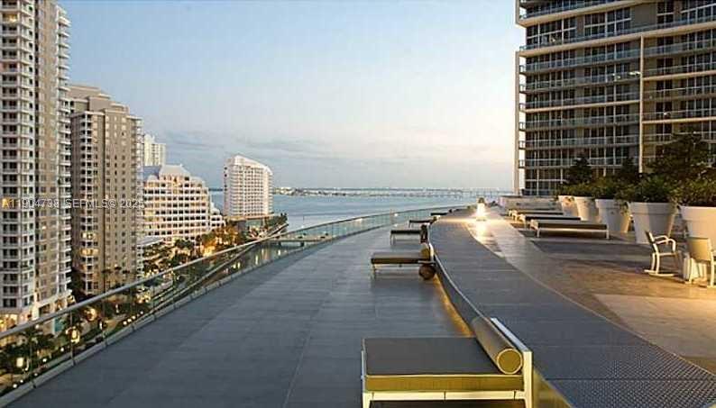 image Icon Brickell I12