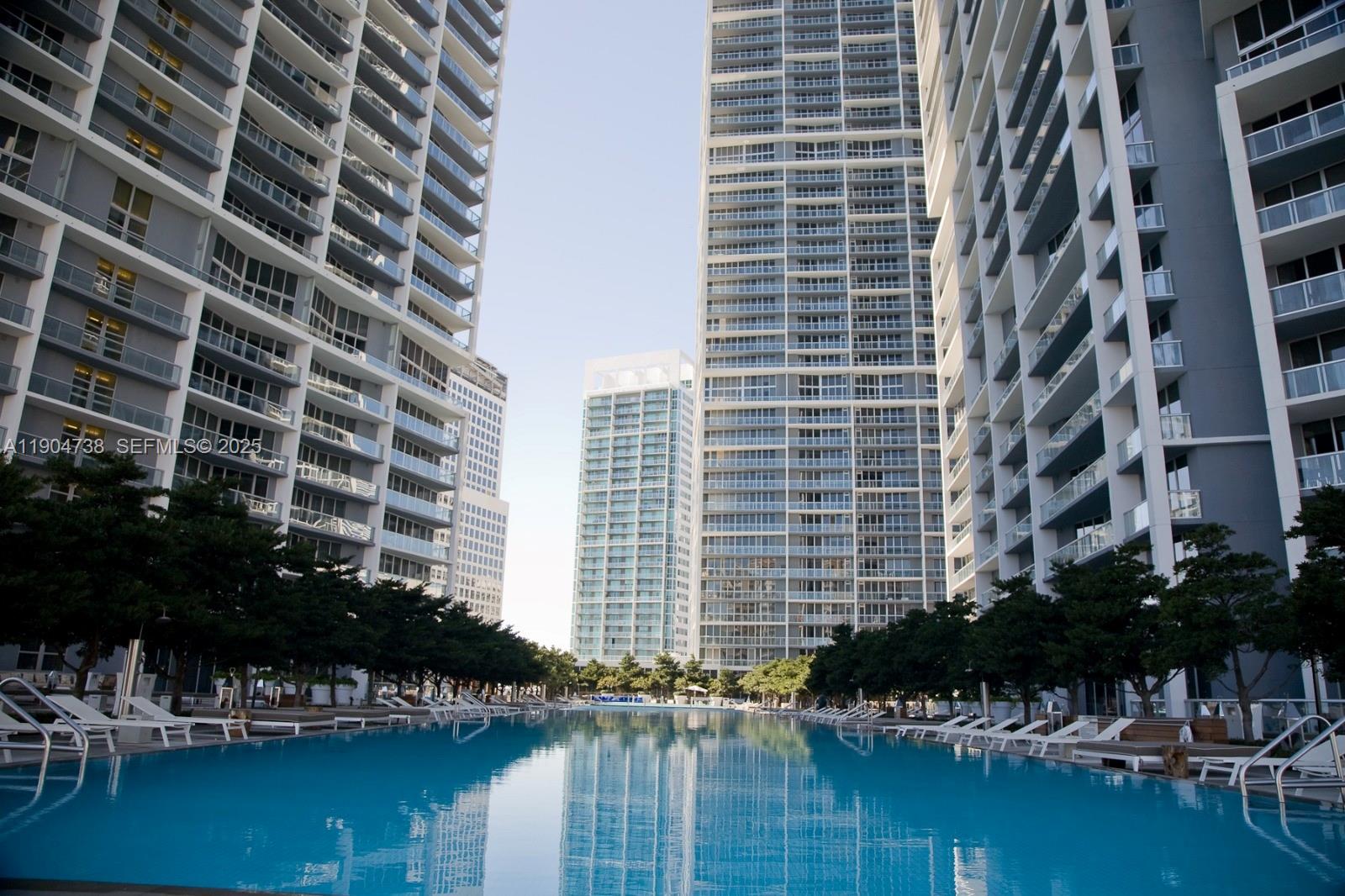 image Icon Brickell I14