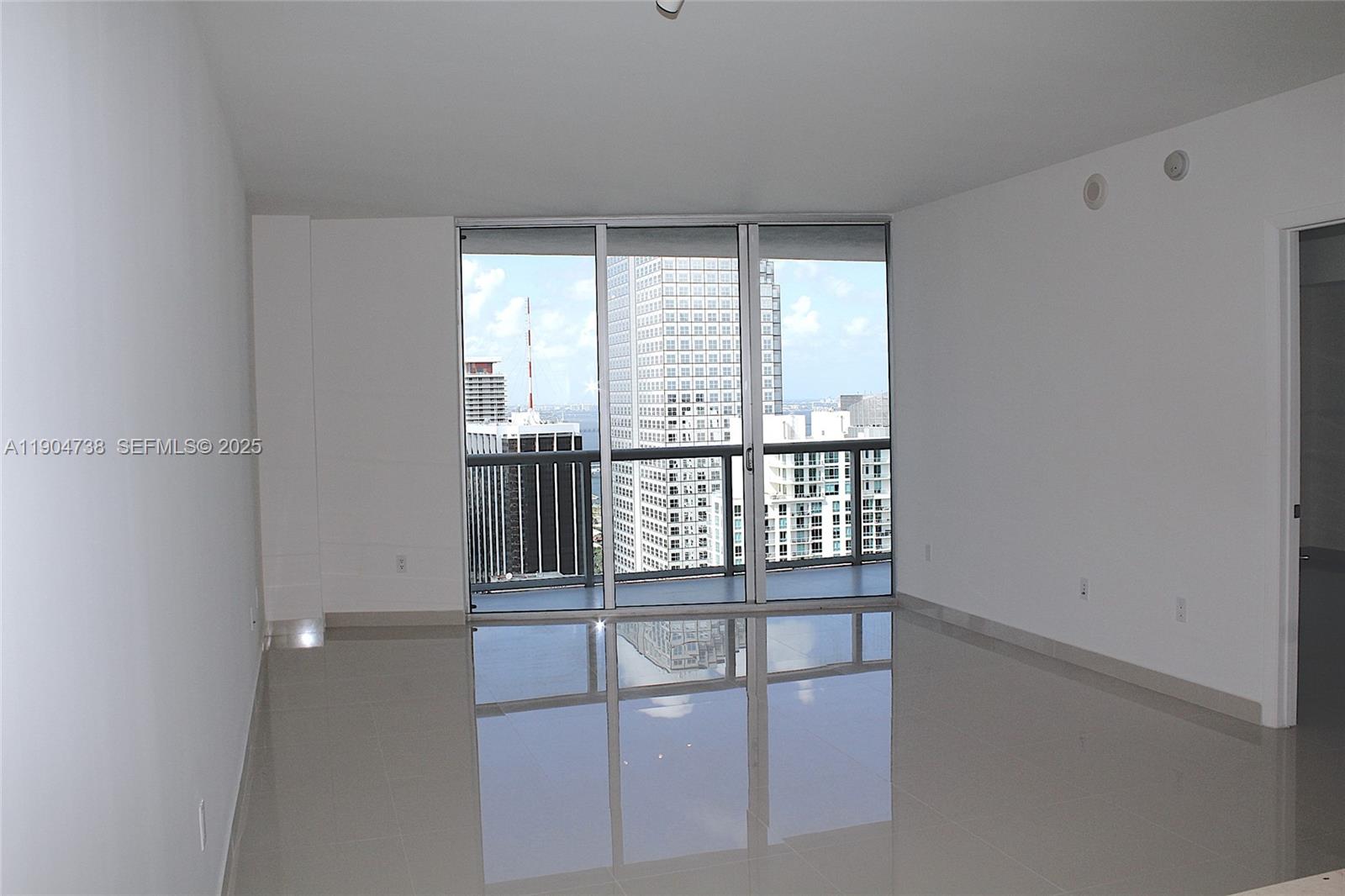 image Icon Brickell I1
