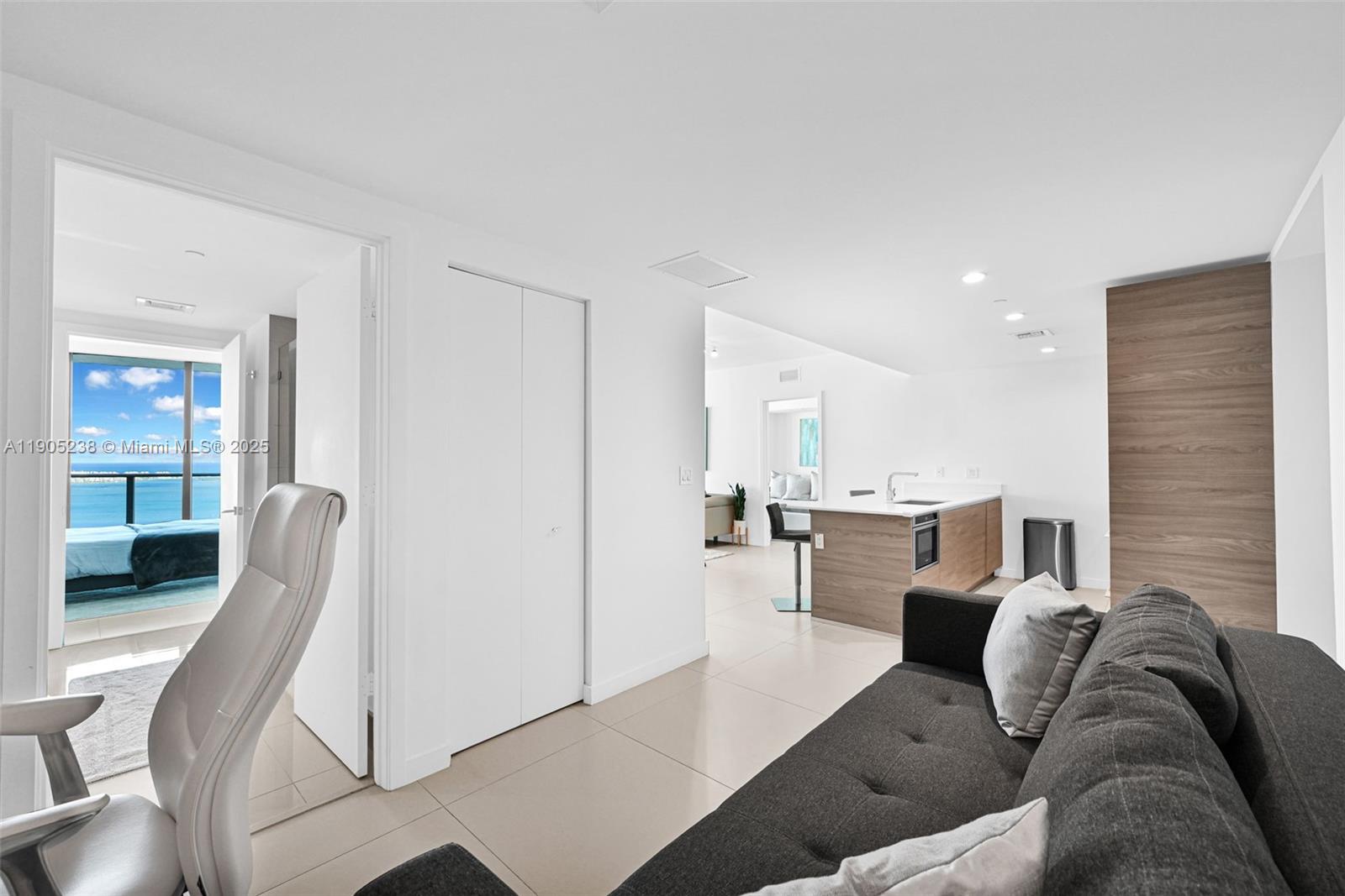 image Sls Brickell10