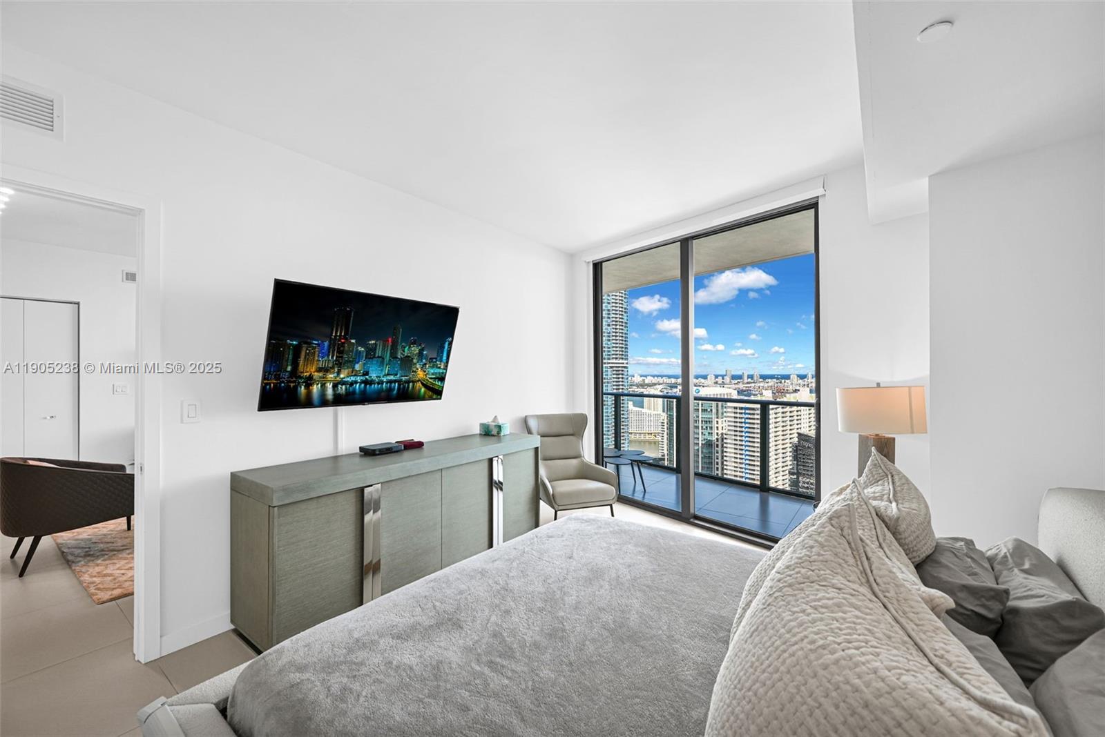 image Sls Brickell16