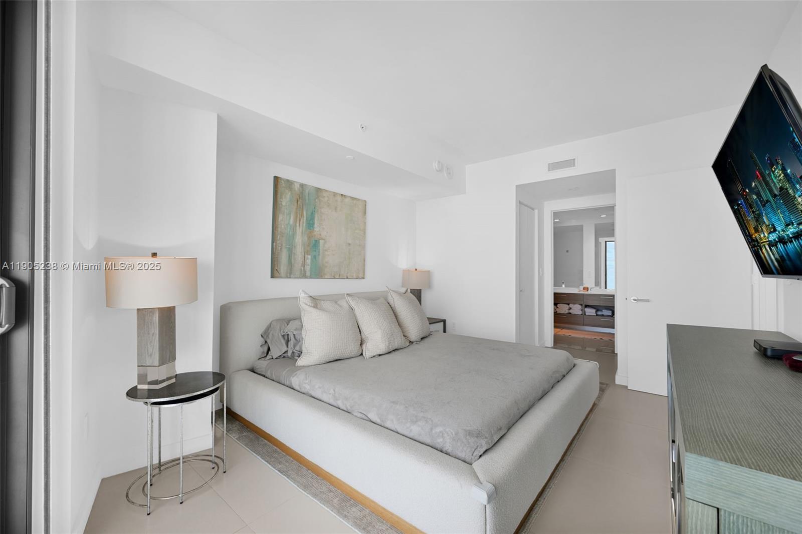 image Sls Brickell18