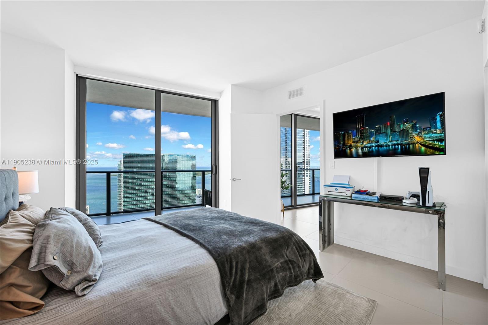 image Sls Brickell27