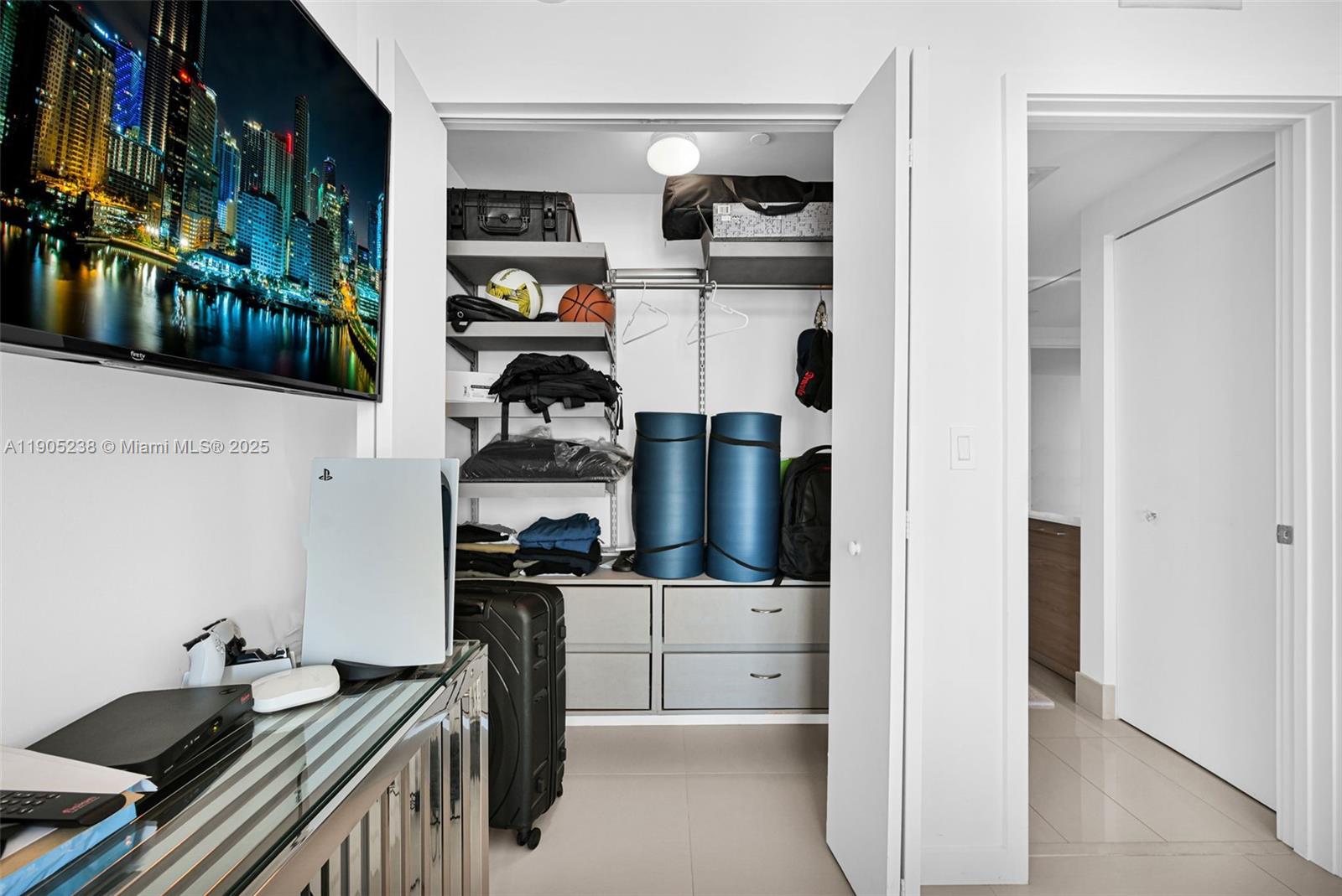 image Sls Brickell31