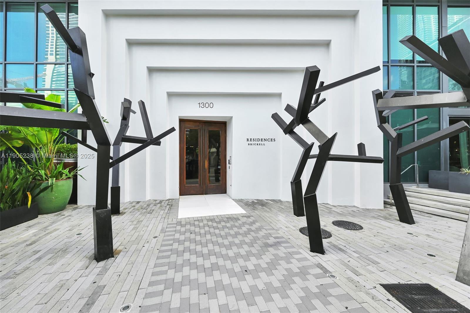 image Sls Brickell46