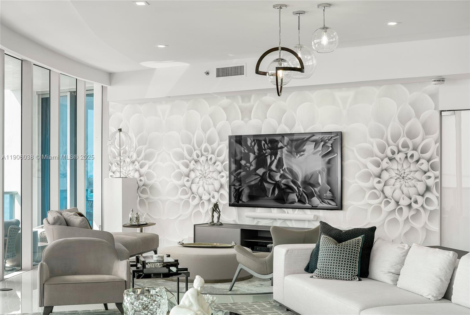 5959 Collins Ave #807 Miami Beach, FL 33140