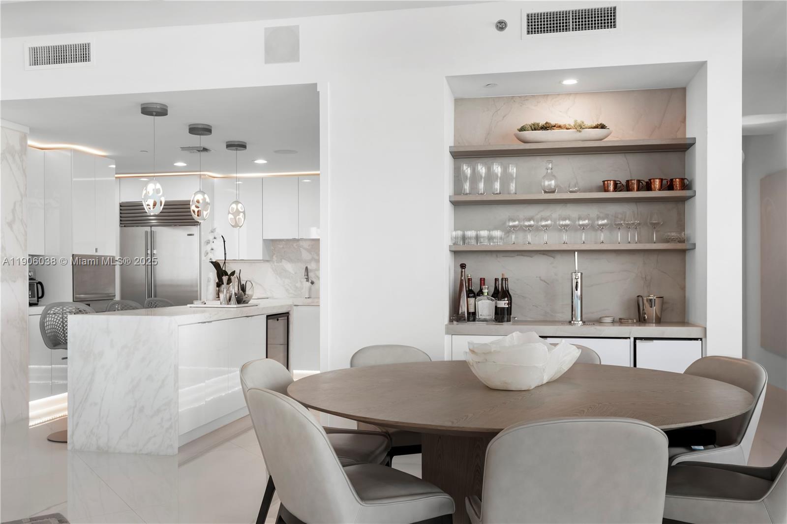 5959 Collins Ave #807 Miami Beach, FL 33140