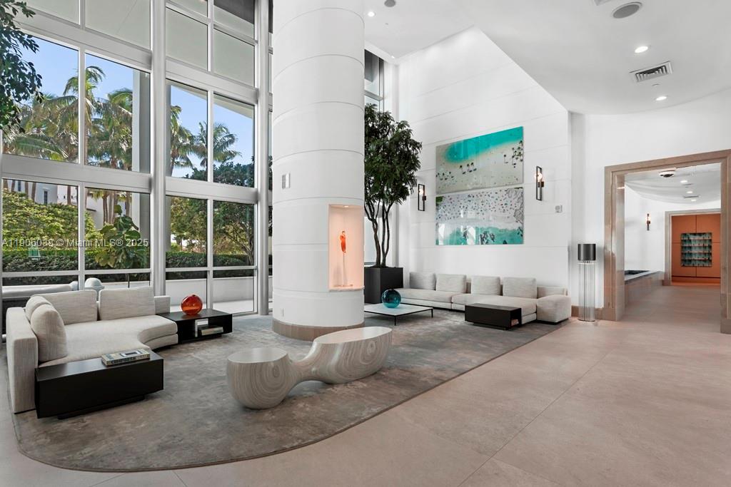 5959 Collins Ave #807 Miami Beach, FL 33140