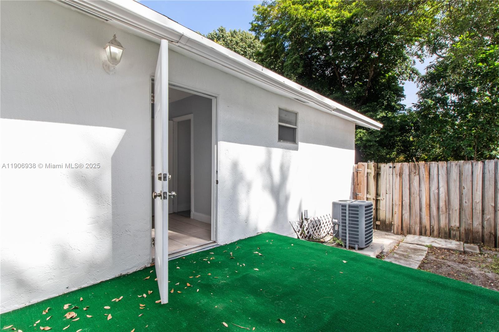 5519 NW 4th Ave Miami, FL 33127