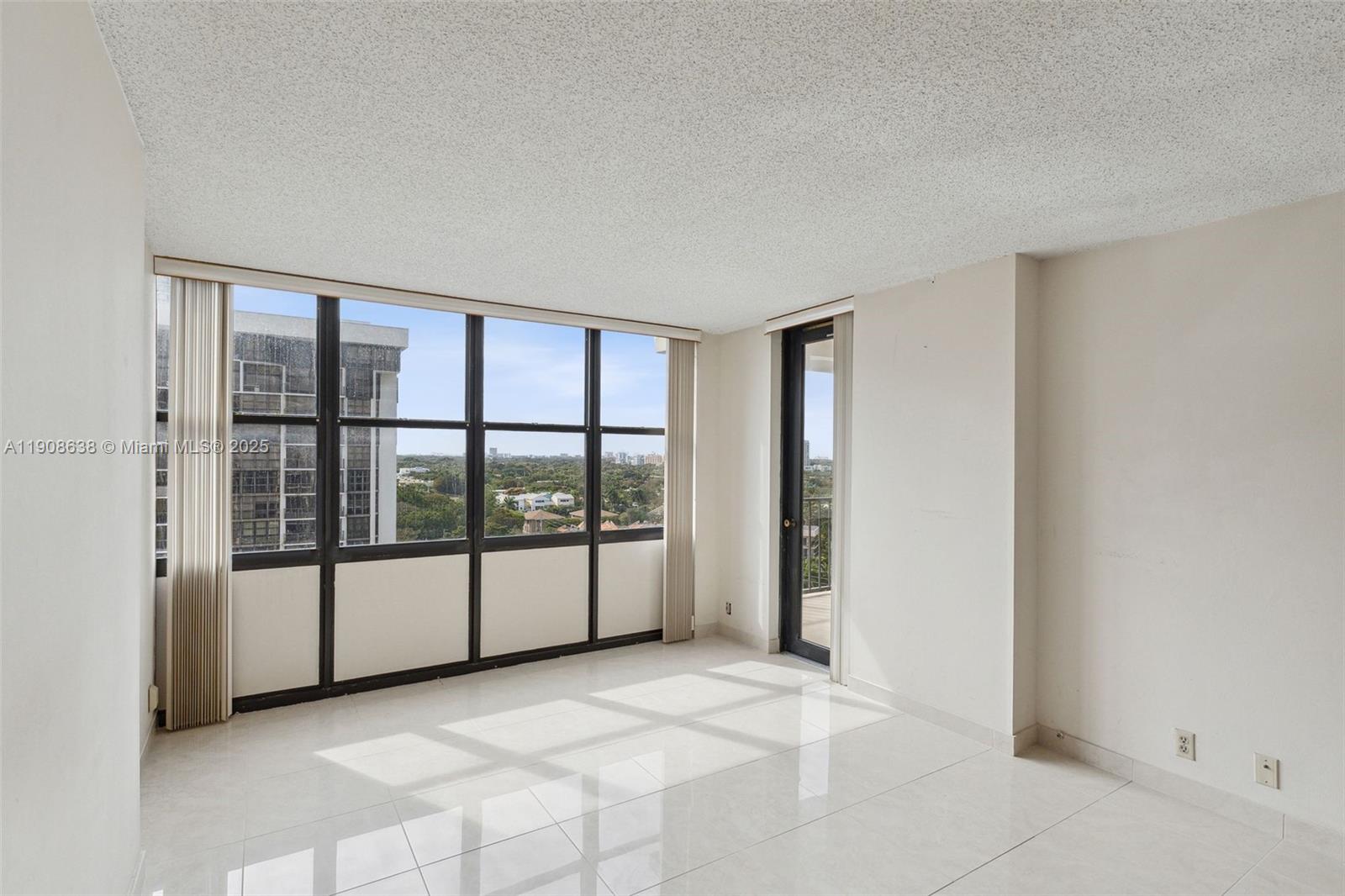 image Brickell Place Condo11