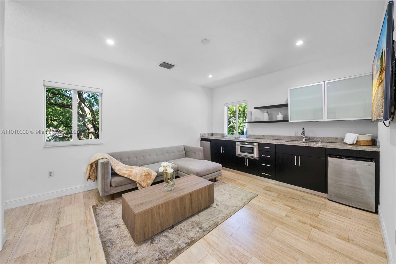 6300 Allison Rd Miami Beach, FL 33141