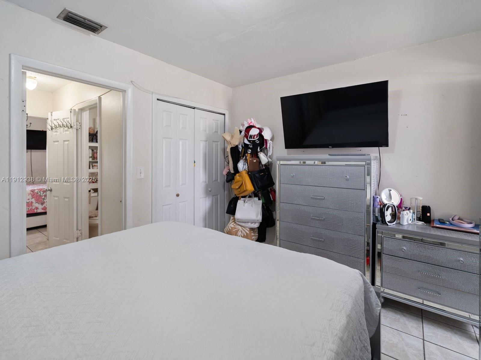 4470 NW 9th St #3 Miami, FL 33126