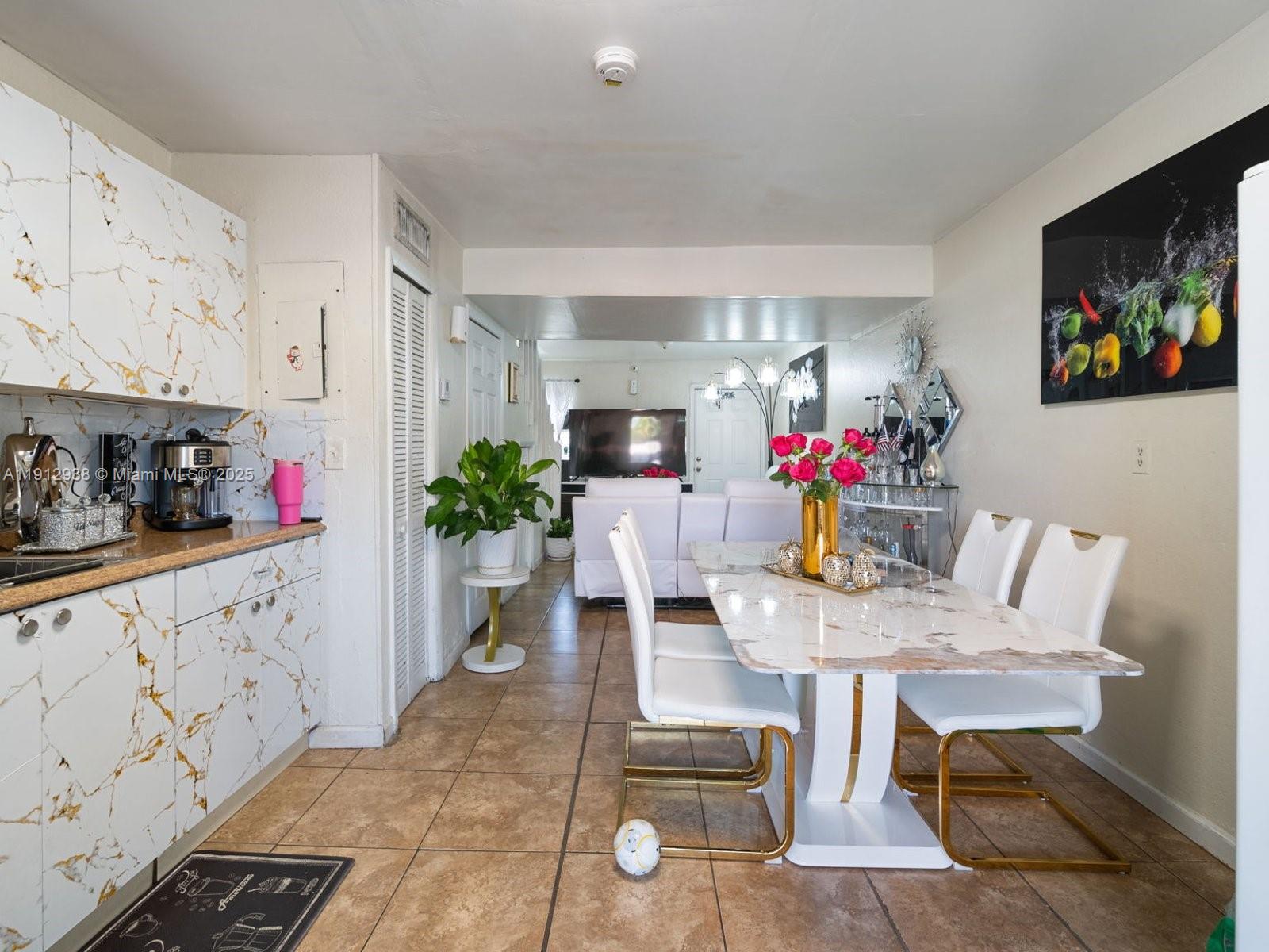 4470 NW 9th St #3 Miami, FL 33126