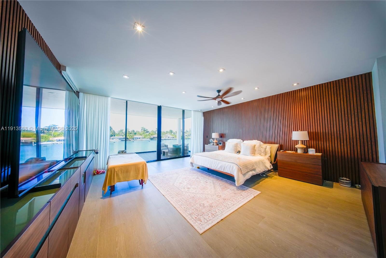 7520 W Treasure Dr North Bay Village, FL 33141