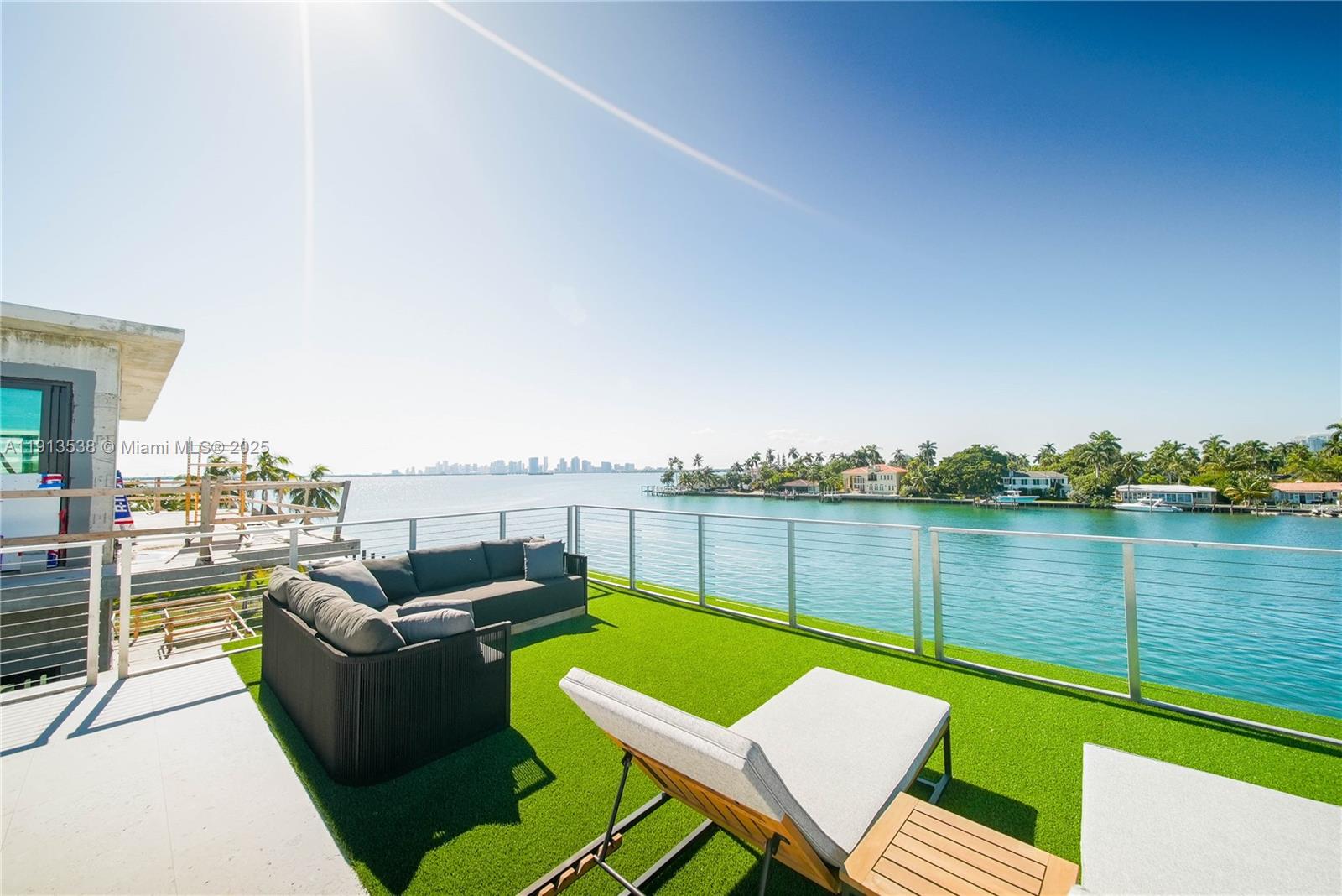 7520 W Treasure Dr North Bay Village, FL 33141