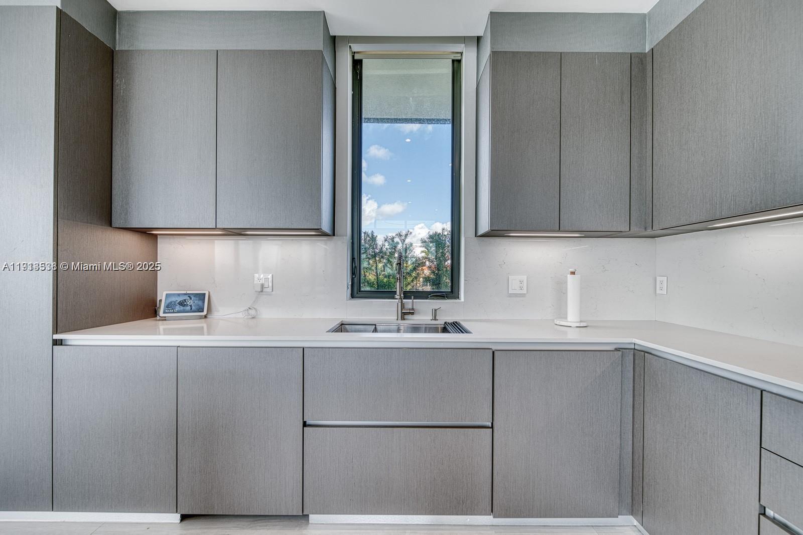 7520 W Treasure Dr North Bay Village, FL 33141