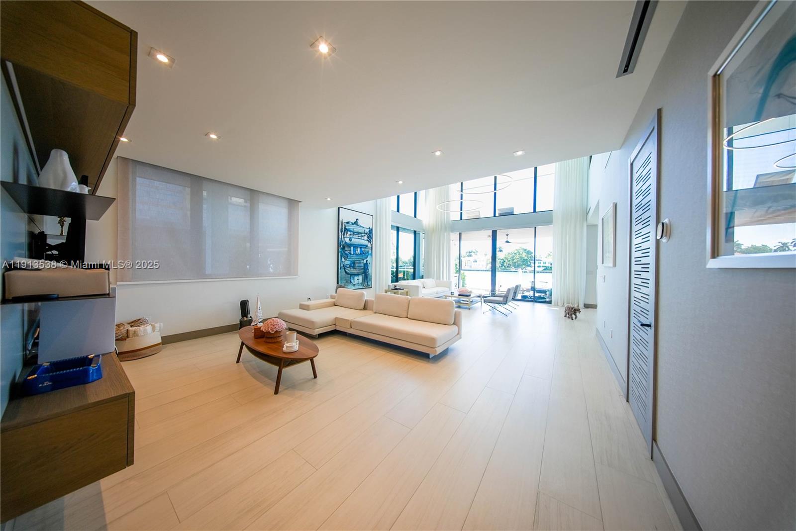 7520 W Treasure Dr North Bay Village, FL 33141