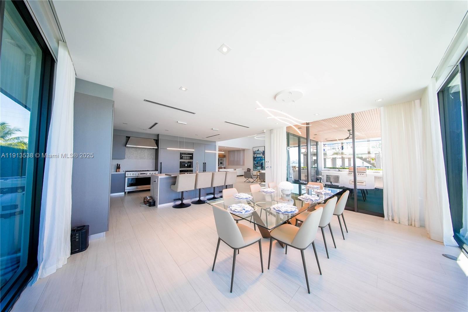 7520 W Treasure Dr North Bay Village, FL 33141