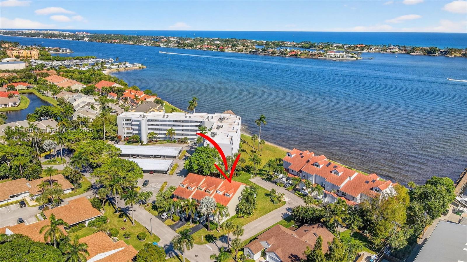 38 S Lakeshore Dr Hypoluxo, FL 33462