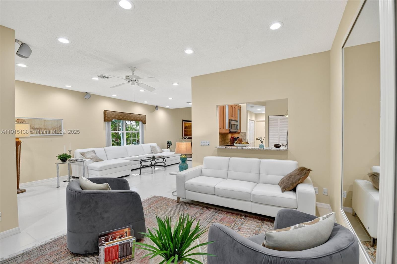 38 S Lakeshore Dr Hypoluxo, FL 33462