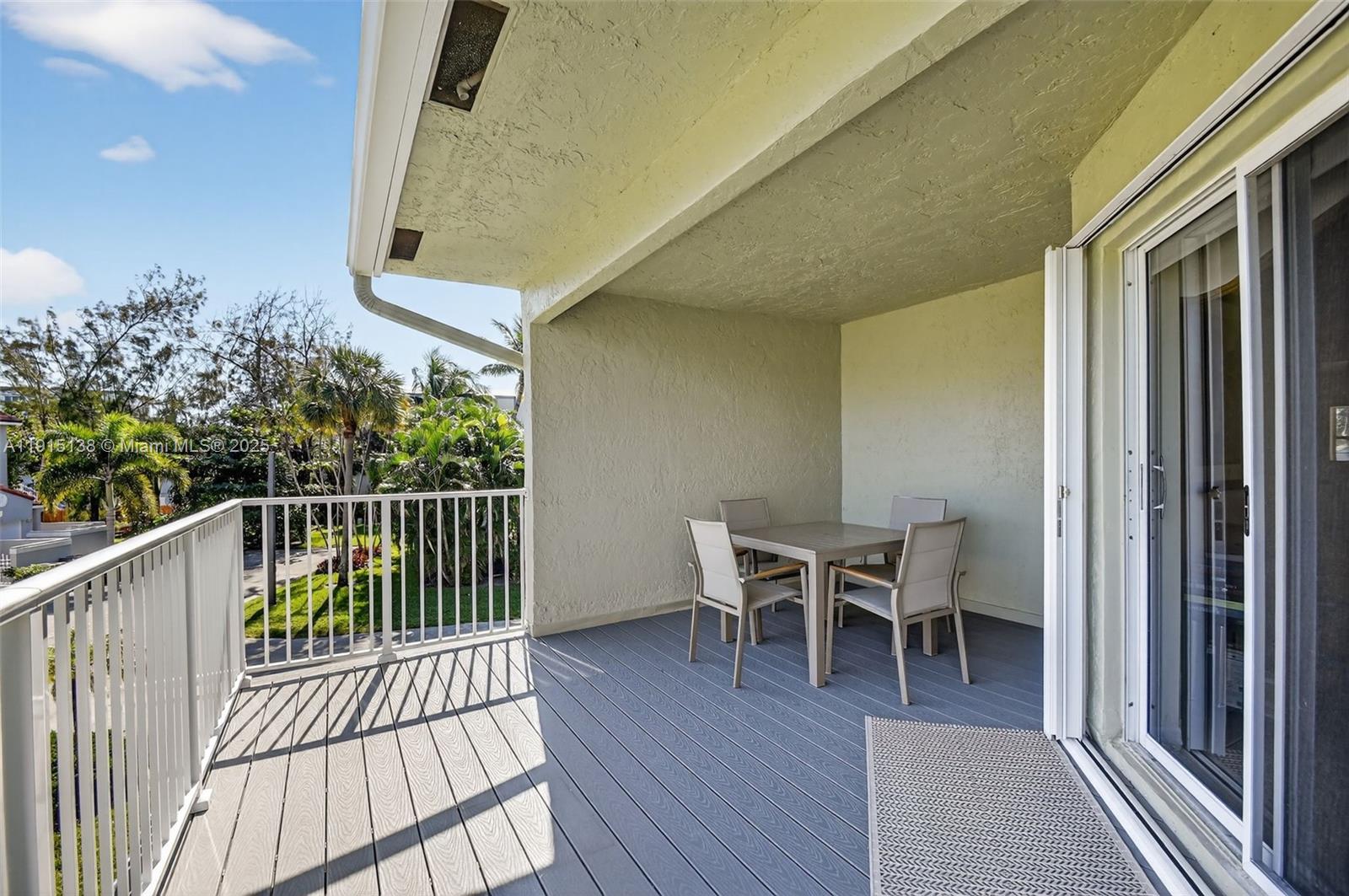 38 S Lakeshore Dr Hypoluxo, FL 33462