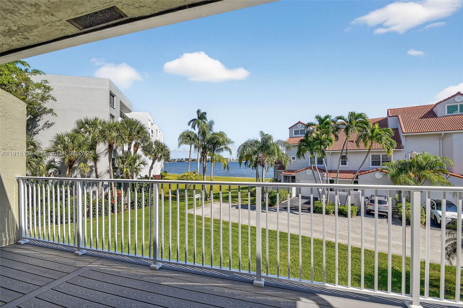 38 S Lakeshore Dr Hypoluxo, FL 33462