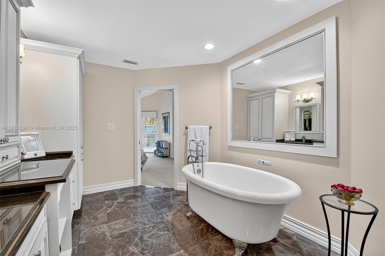 38 S Lakeshore Dr Hypoluxo, FL 33462