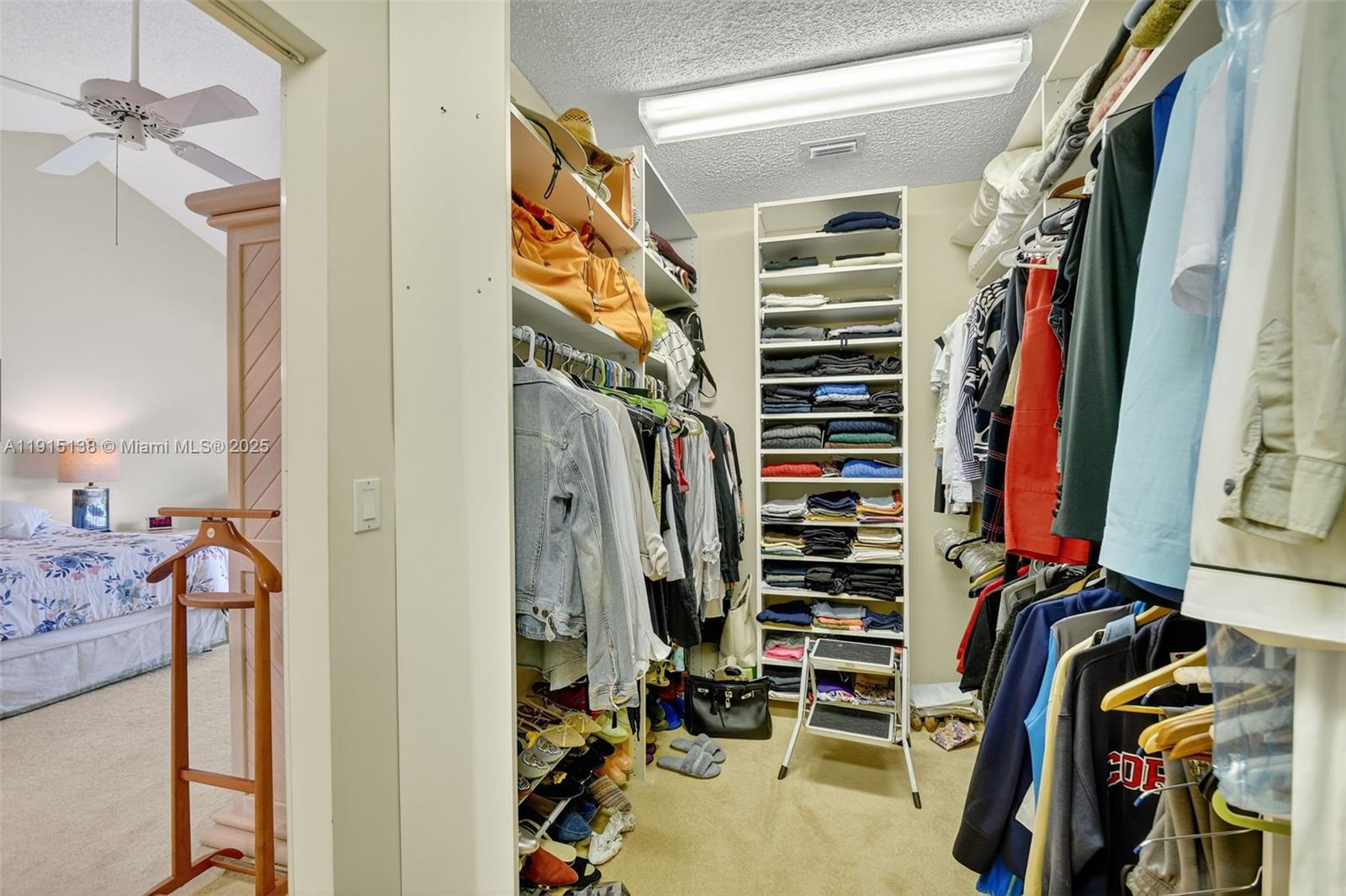 38 S Lakeshore Dr Hypoluxo, FL 33462