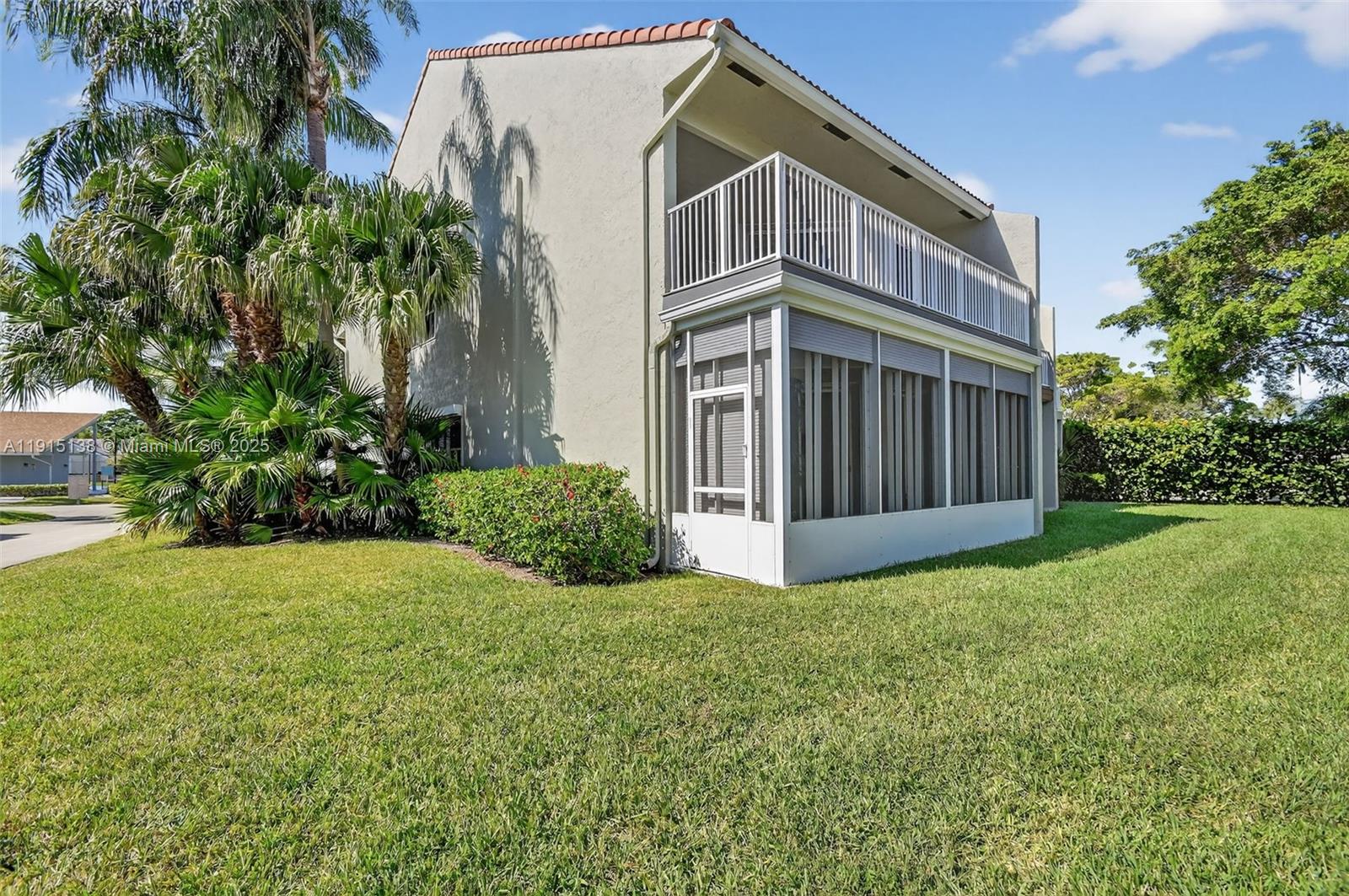 38 S Lakeshore Dr Hypoluxo, FL 33462