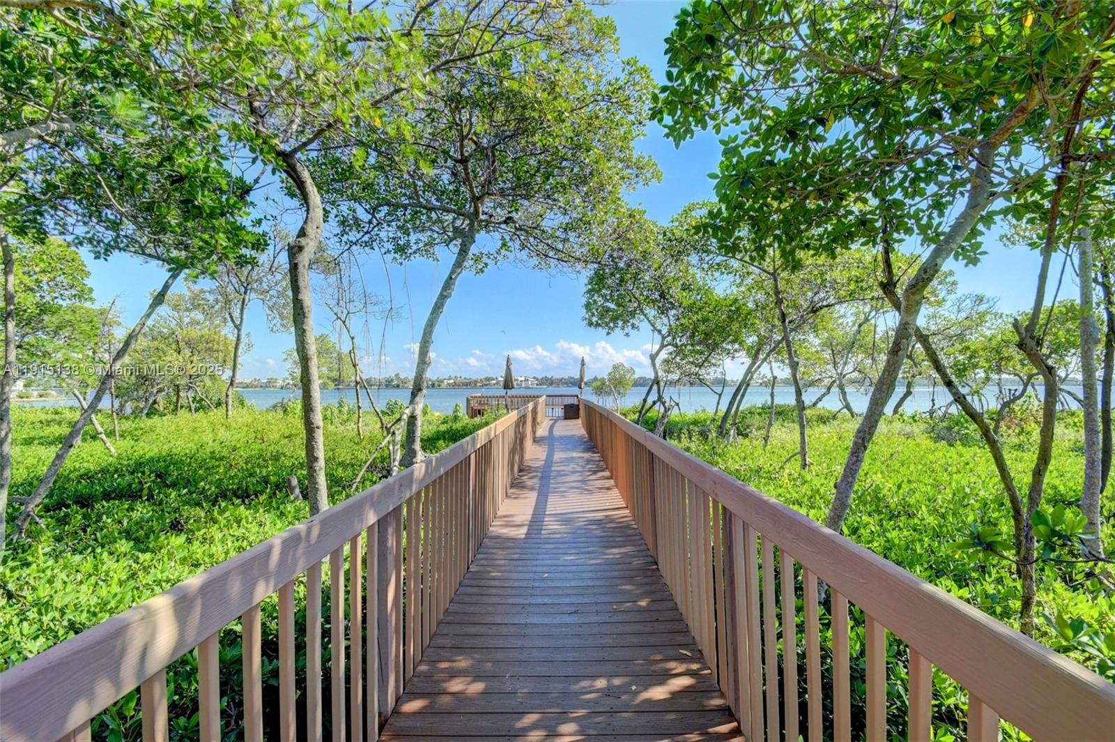 38 S Lakeshore Dr Hypoluxo, FL 33462