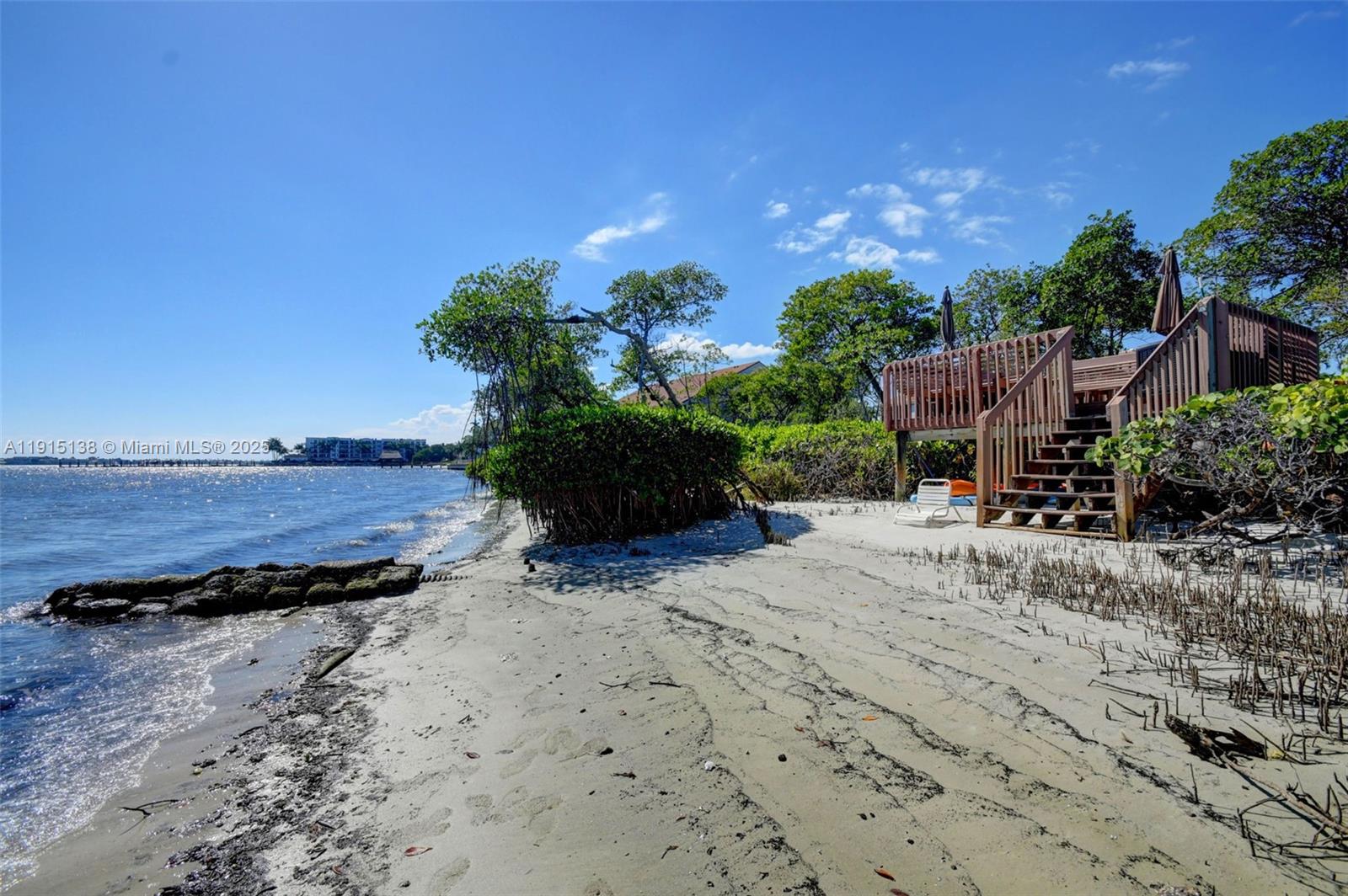 38 S Lakeshore Dr Hypoluxo, FL 33462