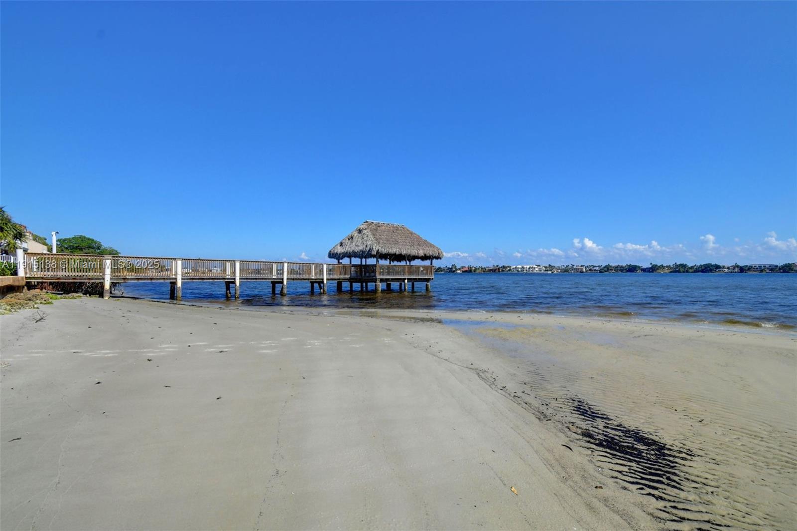 38 S Lakeshore Dr Hypoluxo, FL 33462