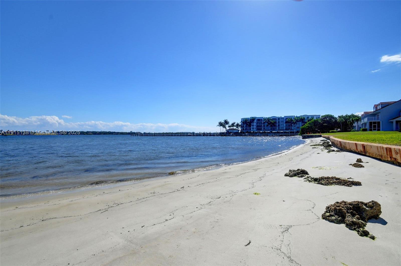 38 S Lakeshore Dr Hypoluxo, FL 33462