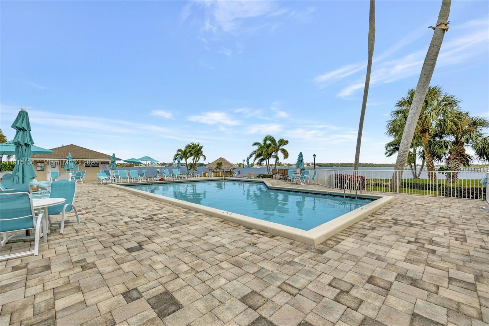 38 S Lakeshore Dr Hypoluxo, FL 33462