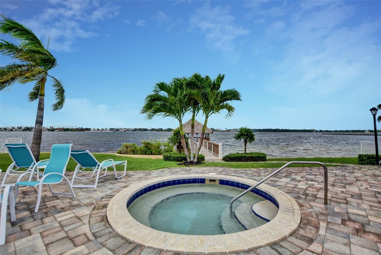 38 S Lakeshore Dr Hypoluxo, FL 33462