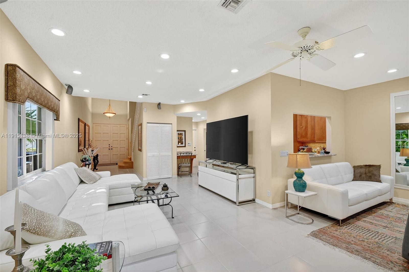 38 S Lakeshore Dr Hypoluxo, FL 33462