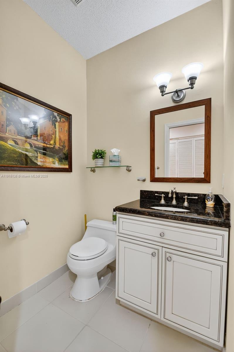 38 S Lakeshore Dr Hypoluxo, FL 33462