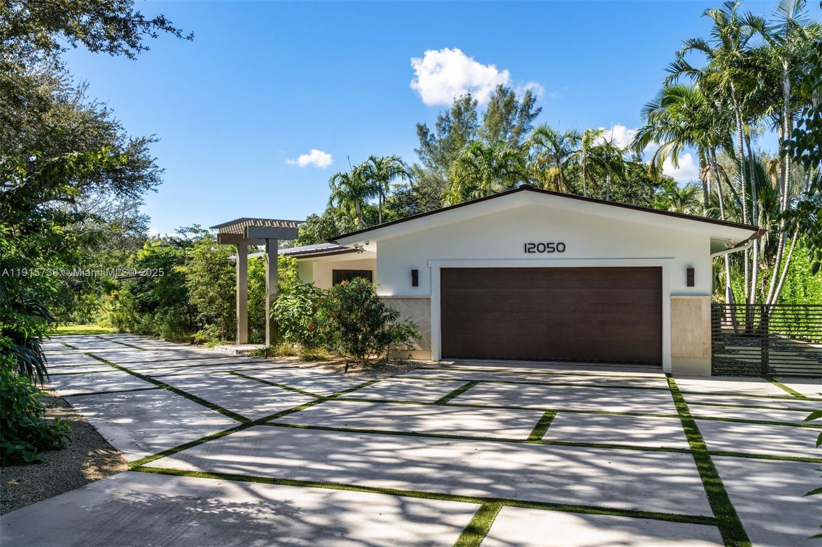 12050 Moss Rnch Rd Pinecrest, FL 33156