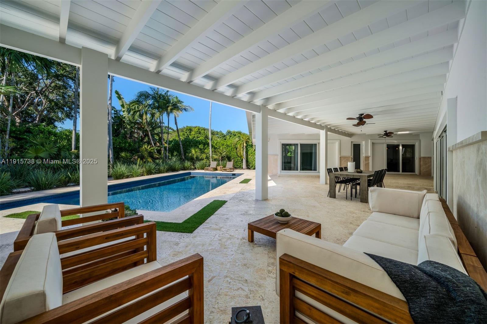 12050 Moss Rnch Rd Pinecrest, FL 33156