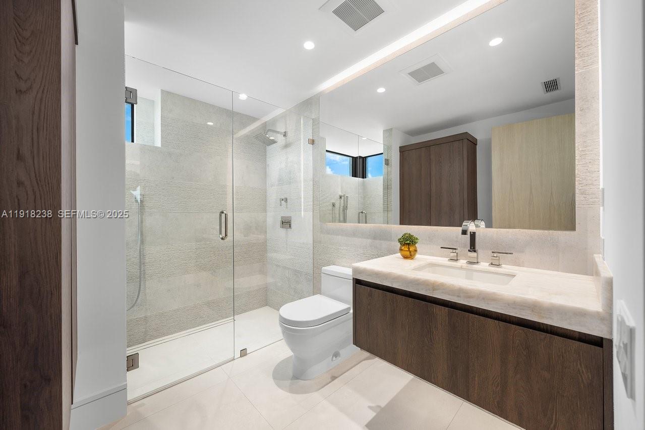 1107 Hillsboro Mile Hillsboro Beach, FL 33062