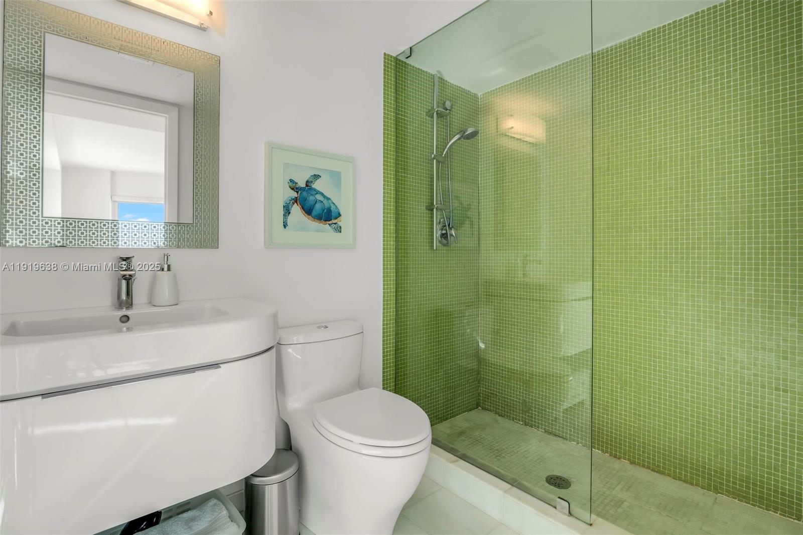 7600 Collins Ave #1012 Miami Beach, FL 33141