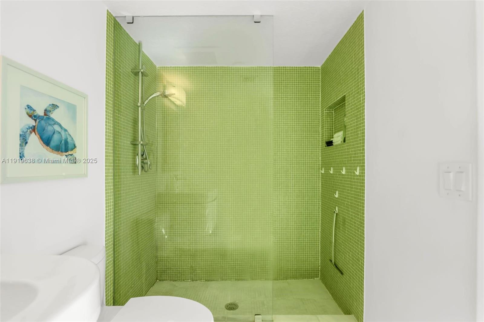 7600 Collins Ave #1012 Miami Beach, FL 33141