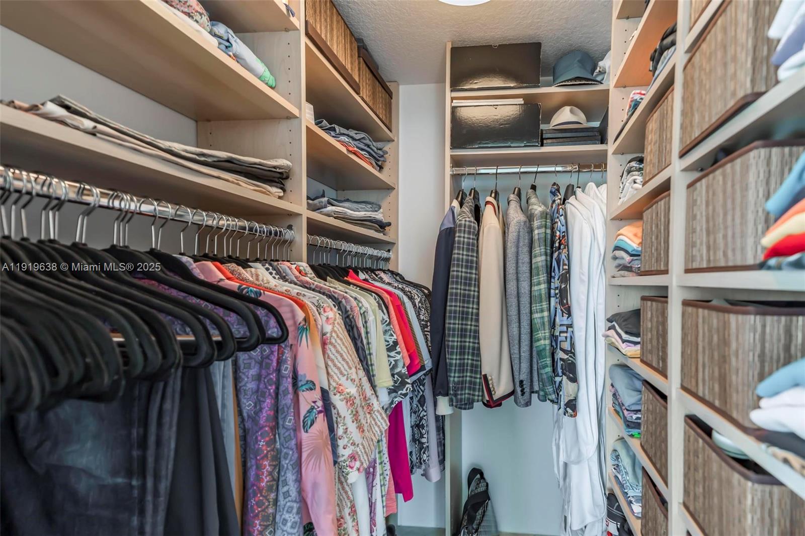 7600 Collins Ave #1012 Miami Beach, FL 33141