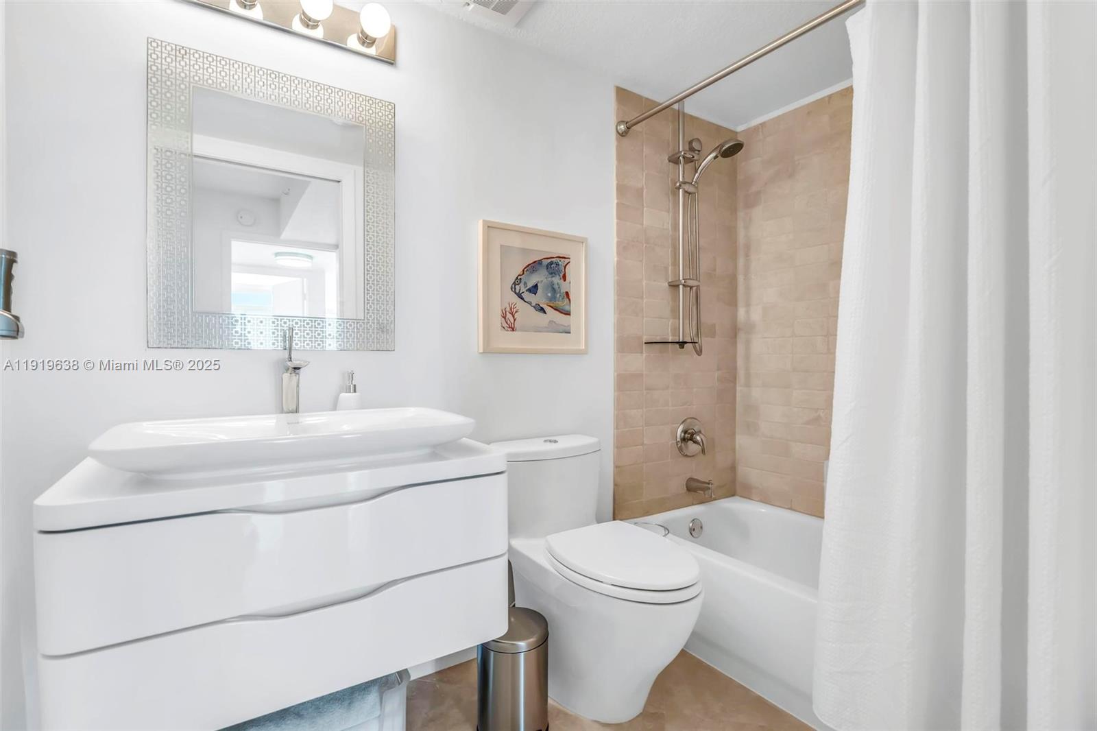 7600 Collins Ave #1012 Miami Beach, FL 33141