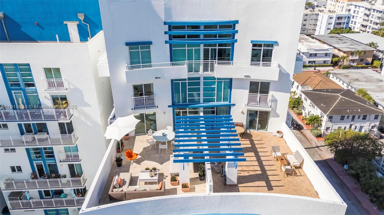 7600 Collins Ave #1012 Miami Beach, FL 33141